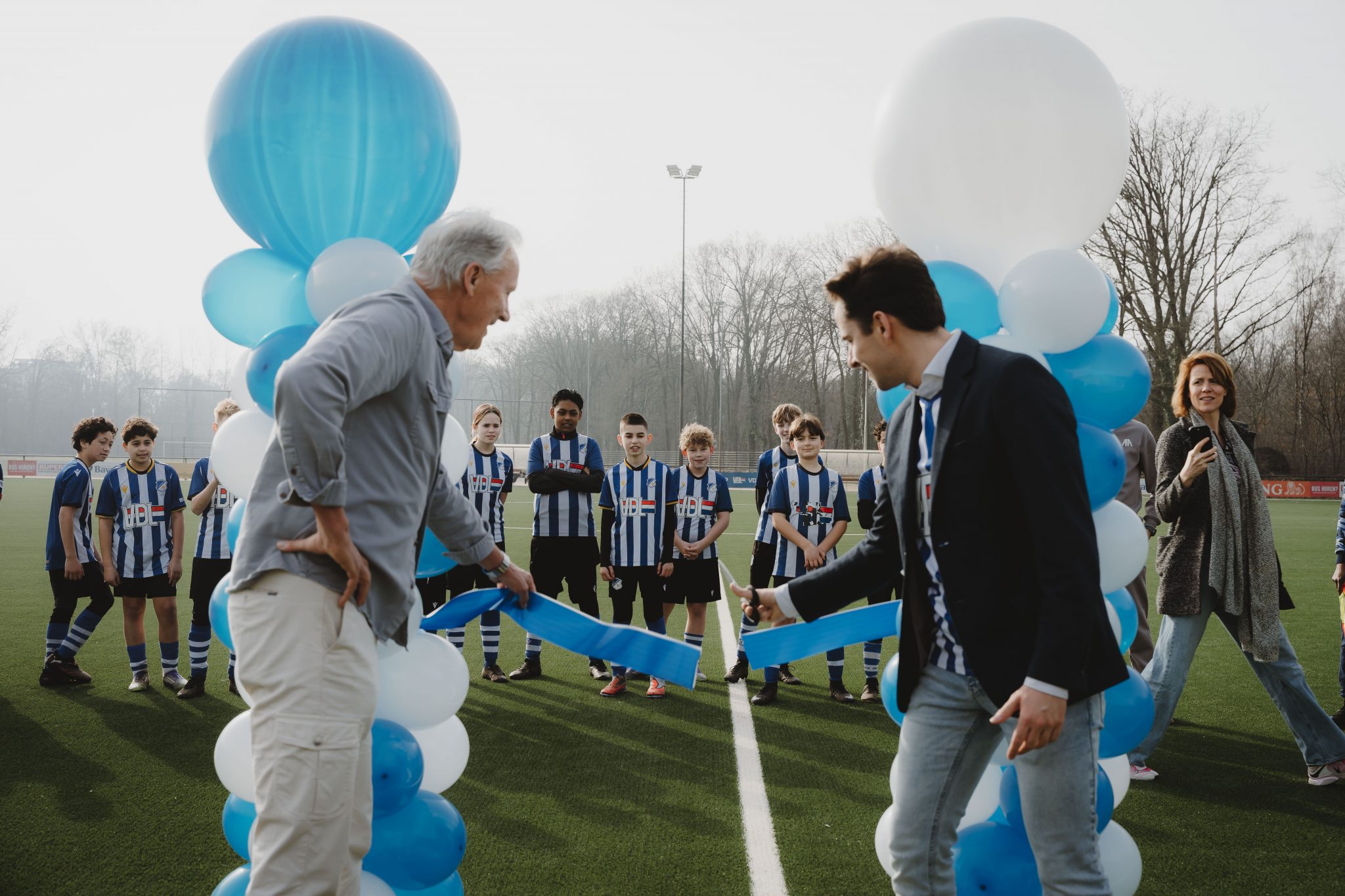 FC Eindhoven AV neemt nieuwe kunstgrasvelden officieel in gebruik