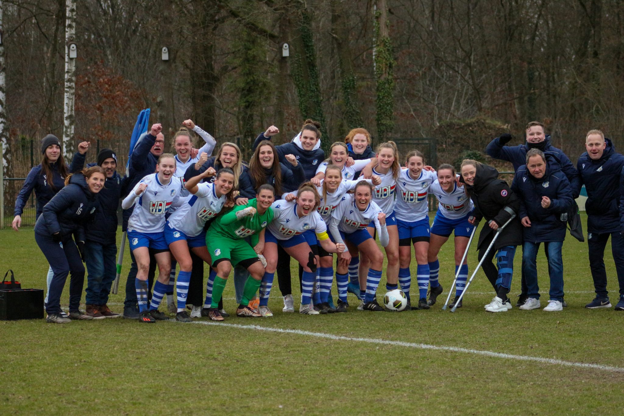 Vrouwen 1 kampioen? We hopen op jouw steun!